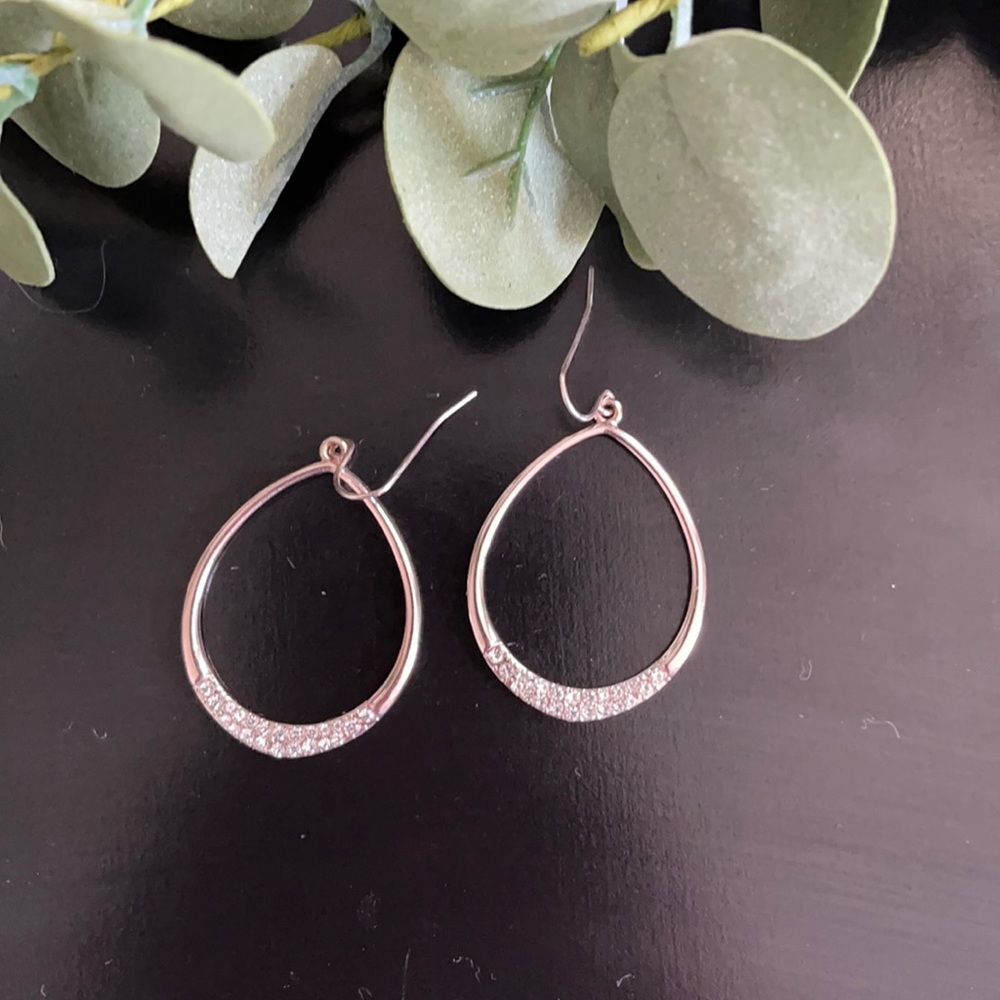 Rose gold tear drop earrings